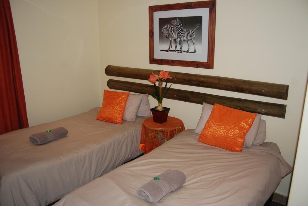 קמפטון פארק Journey'S Inn Africa Airport Lodge מראה חיצוני תמונה
