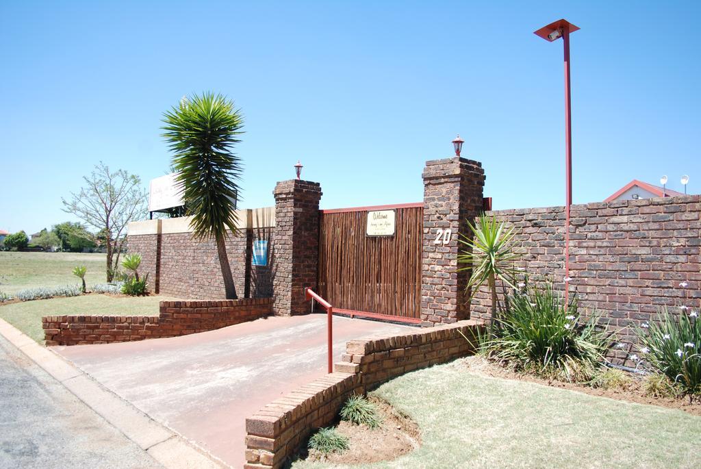 קמפטון פארק Journey'S Inn Africa Airport Lodge מראה חיצוני תמונה